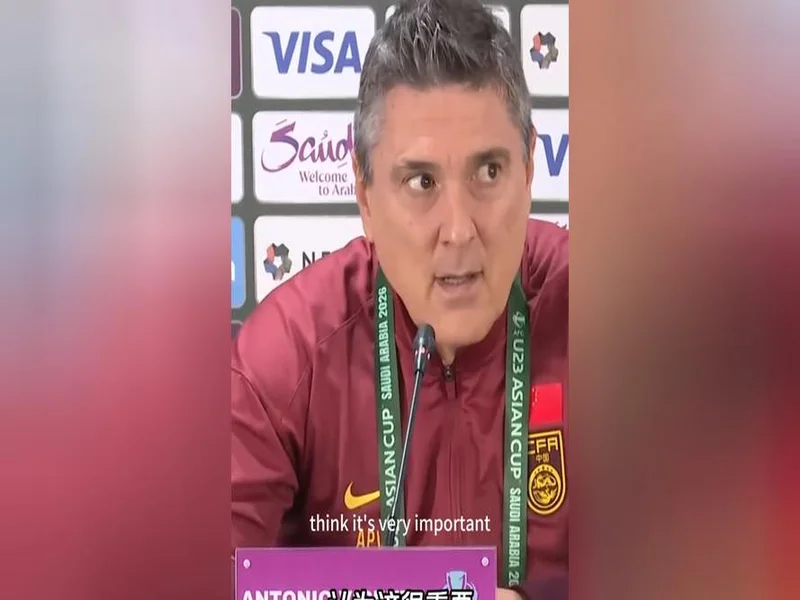 记者:国足抽调9人让安东尼奥无人可用 主力和替补差距就是这么大